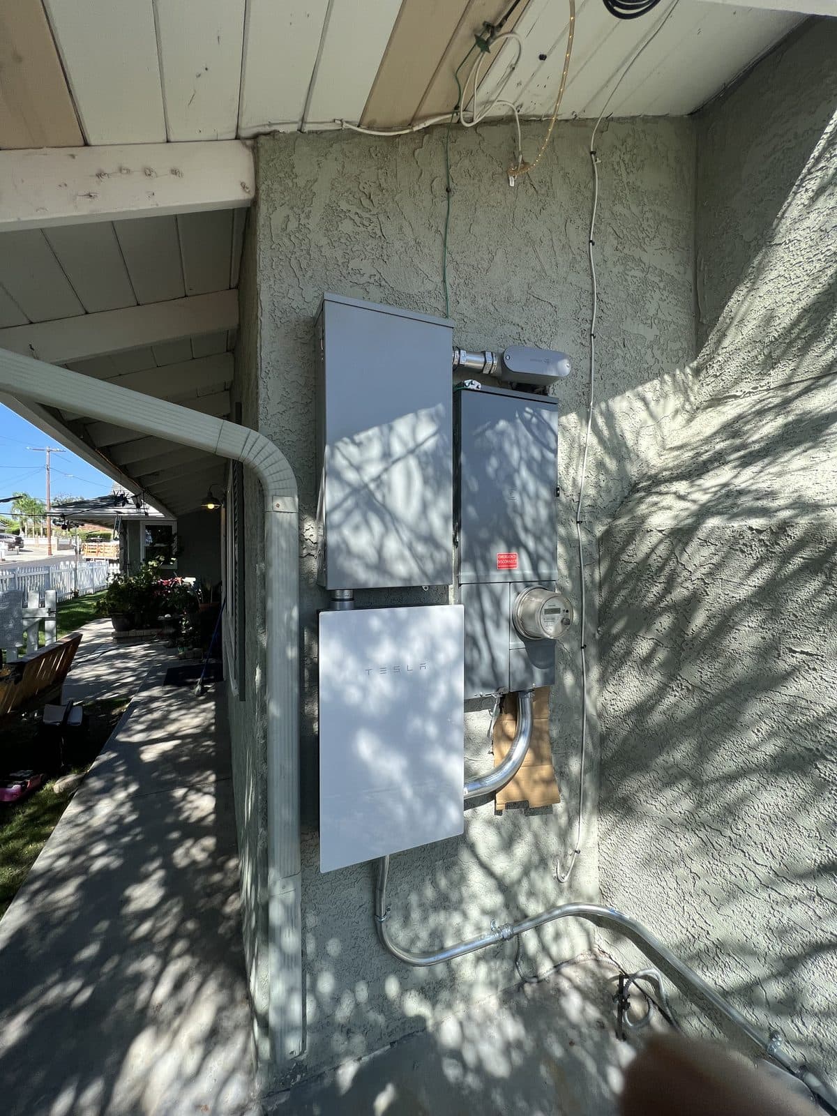 Tesla Powerwall with upgraded meter-main electrical panel and emergency disconnect in Santa Clarita, CA